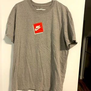 Nike box logo T sz. XL